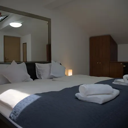 Apartmaji Soncek * 伊佐拉
