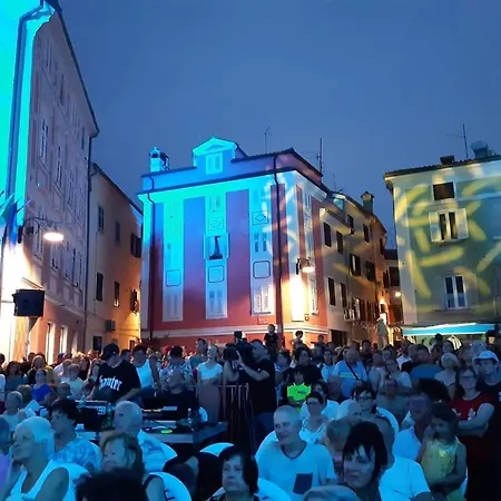 Apartmaji Soncek * Izola